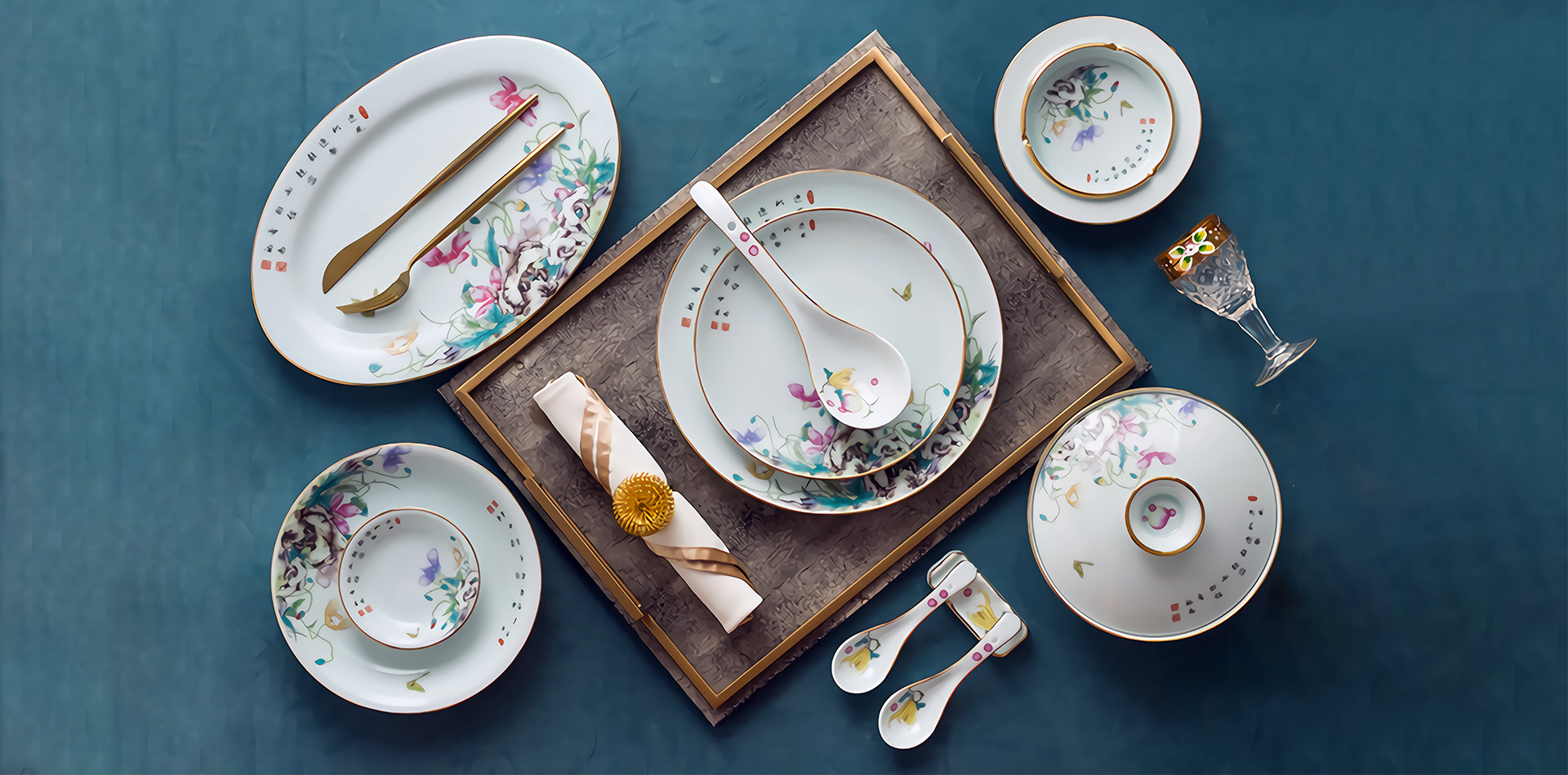 虞美人仿清乾隆珐琅彩餐具